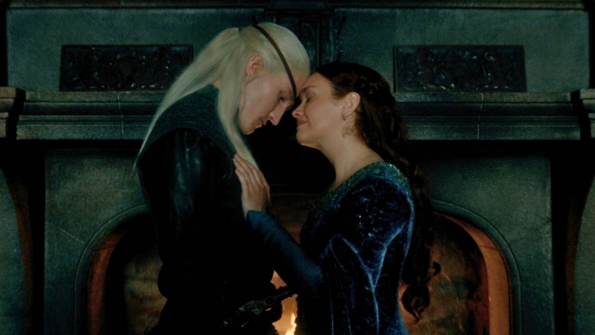Aemond's Shocking Kiss with Alicent in 'House of the Dragon' Season 3: 'He's the Daddy Now'