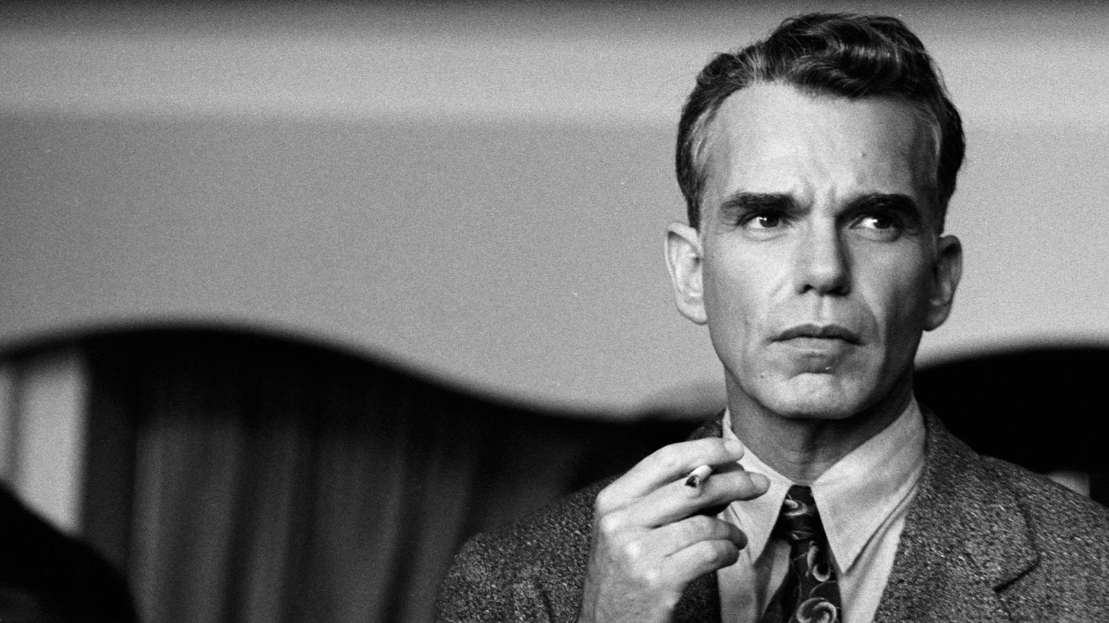 Billy Bob Thornton's Masterclass in Coen Brothers' Shadowy Neo-Noir 'The Man Who Wasn't There'