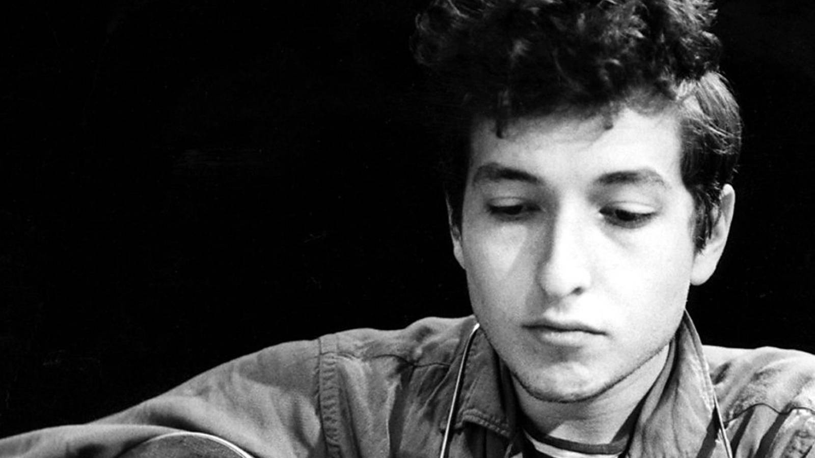 Bob Dylan's 'Simple Twist of Fate': The Heartbreak Anthem from 'Blood on the Tracks'