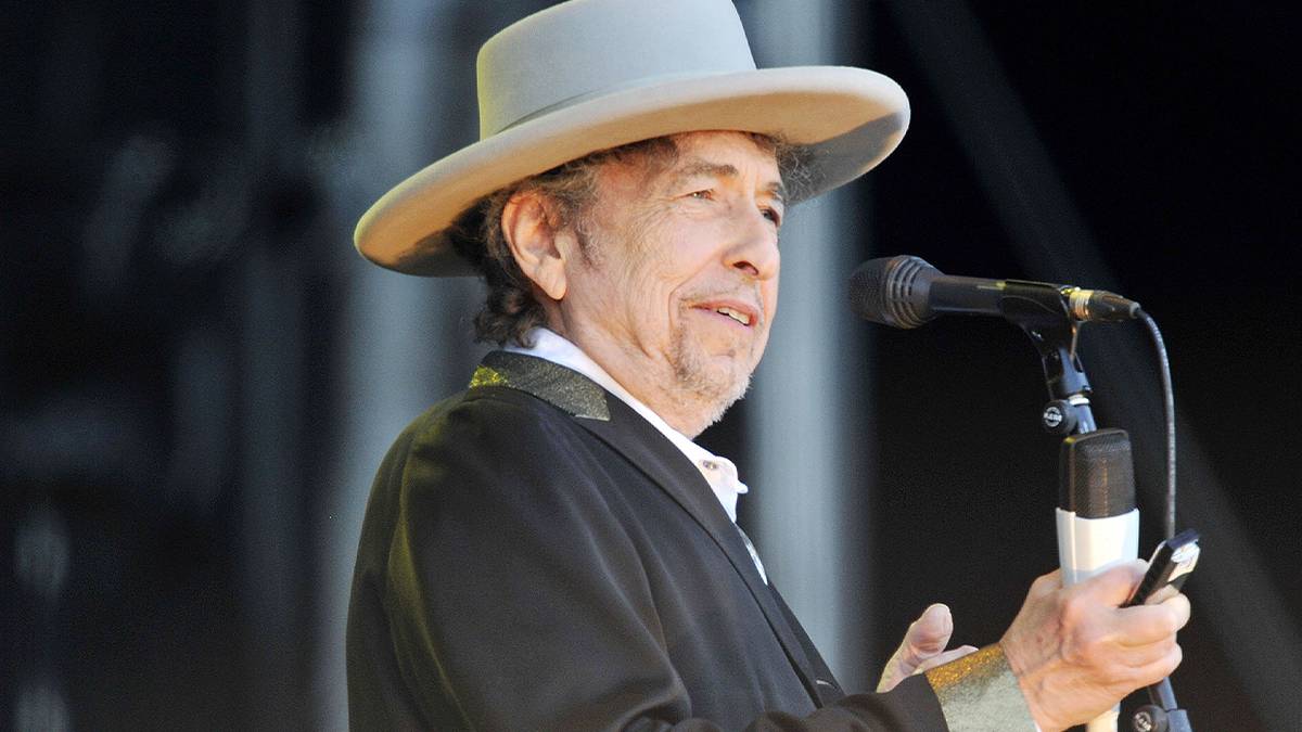 Bob Dylan's Stage Fright During 'We Are the World'—The Best-Selling Single's Untold Story