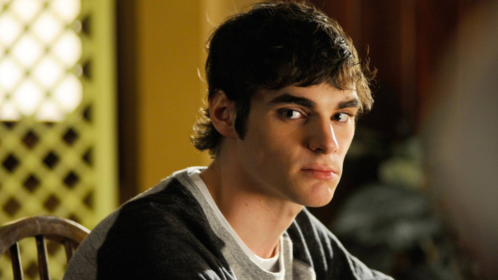 Breaking Bad's RJ Mitte, Who Played Walt Jr., Dies at 34