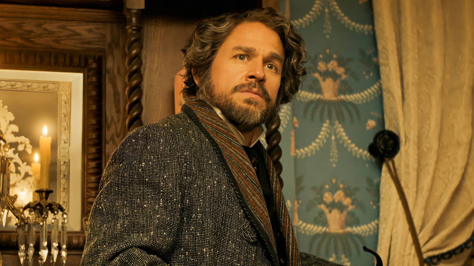Charlie Hunnam's Hilarious Fear on 'Monster: The Lizzie Borden Story'