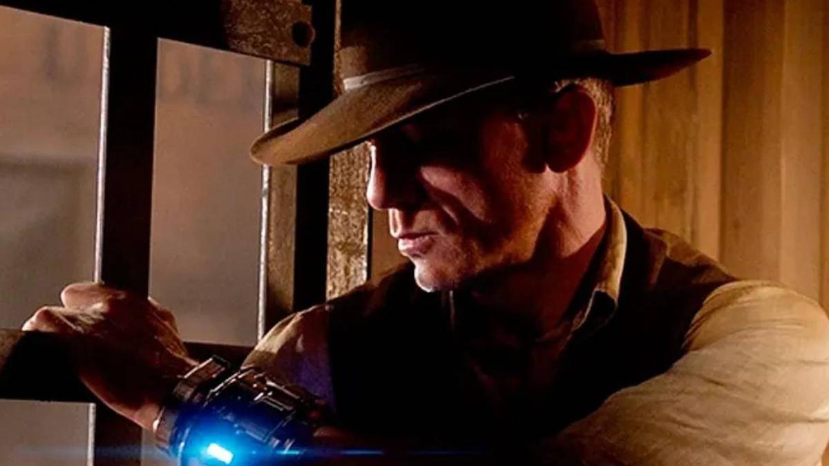 Daniel Craig's Sci-Fi Western 'Cowboys & Aliens' Rides to Netflix in October 2026