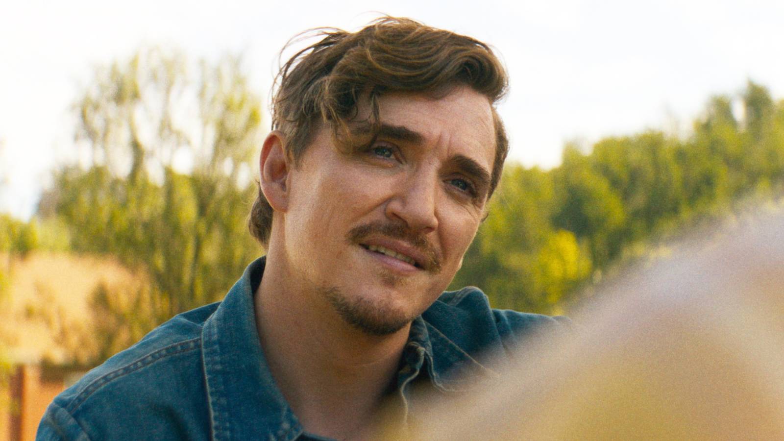 Exclusive Sneak Peek: Samara Weaving and Kyle Gallner Ignite the Screen in Crime Thriller 'Carolina Caroline'