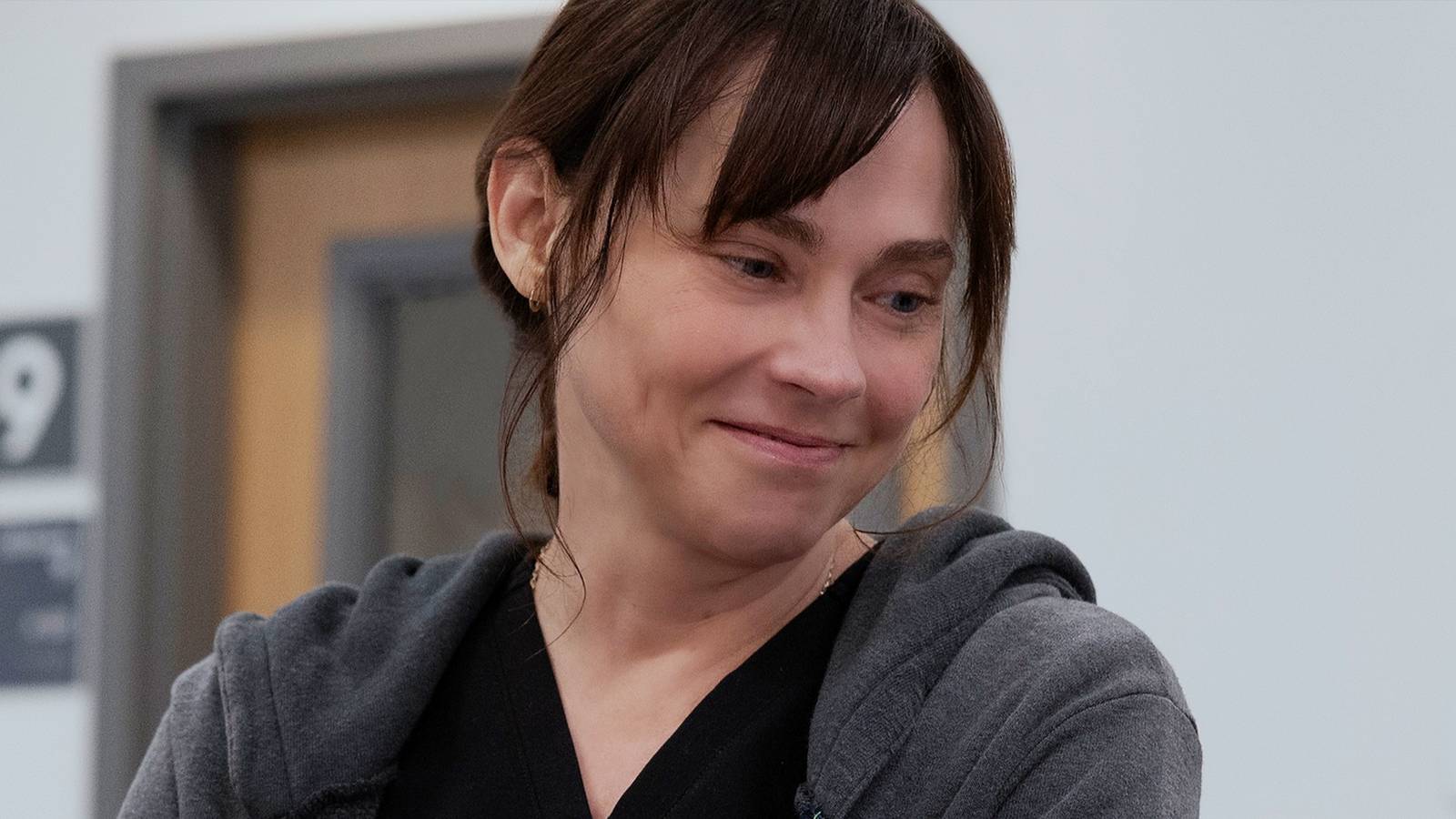 Fiona Dourif Unpacks Cassie's Warning to Robby in 'The Pitt' Season 2's Tense Episode