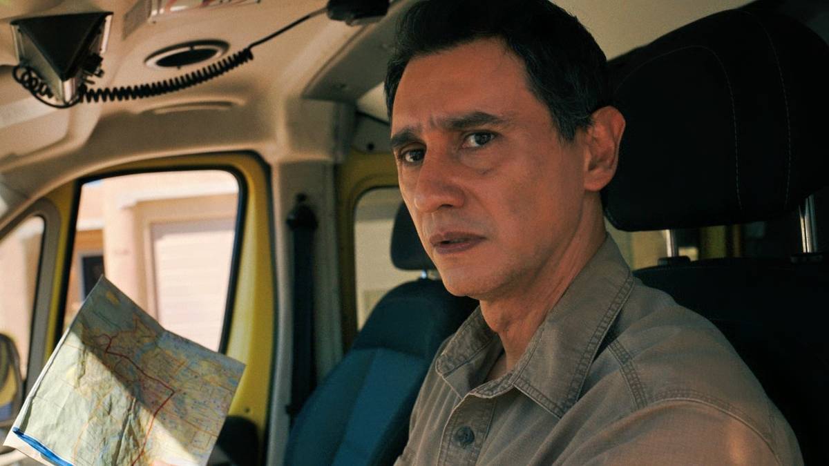 How Apple TV's 'Pluribus' Became a Modern Sci-Fi Masterpiece