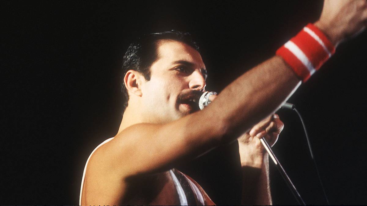How Freddie Mercury's Trust in Brian May Made 'You Take My Breath Away' a 1976 Gem
