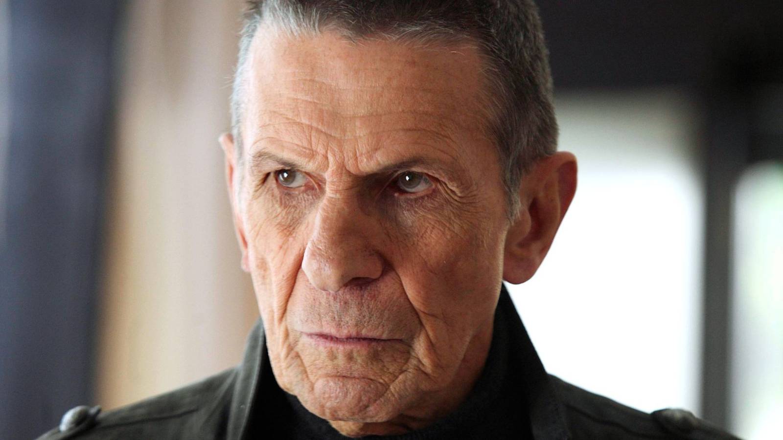 How 'Fringe' Became the Ultimate Binge-Watch: 'X-Files' Meets 'Dark' on Hulu