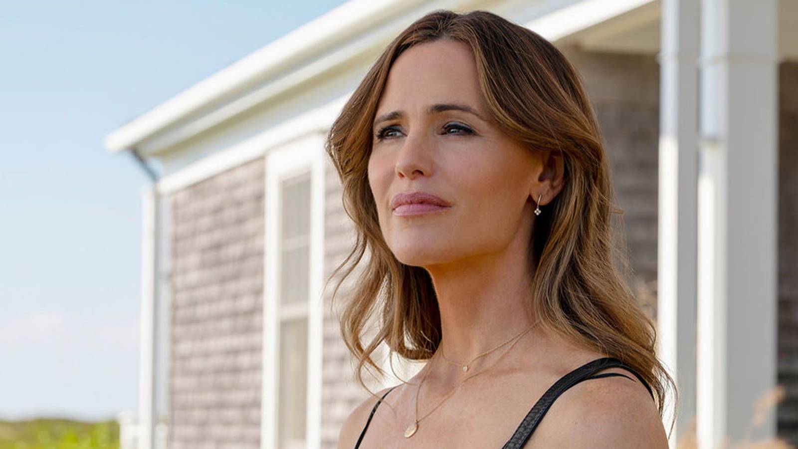 Jennifer Garner Shines in Peacock's 'The Five-Star Weekend': A Must-Binge Miniseries