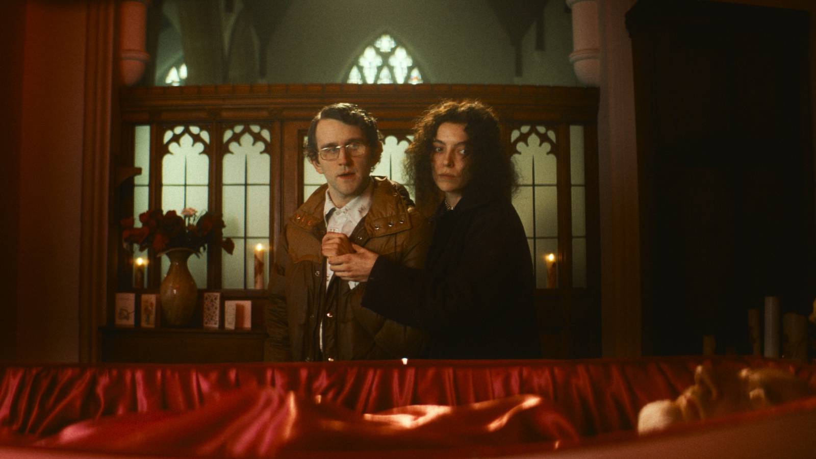 Jodie Comer Sings to a Corpse in Exclusive Stuffed Clip
