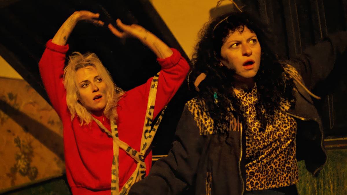 Kristen Stewart and Alia Shawkat on Their Chaotic Chemistry in The Wrong Girls
