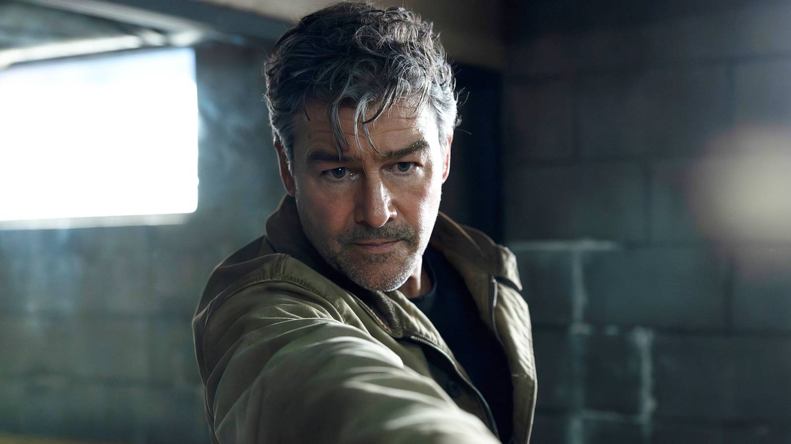 Kyle Chandler's 'Lanterns' Lights Up HBO Max as August 2026's Streaming Sensation