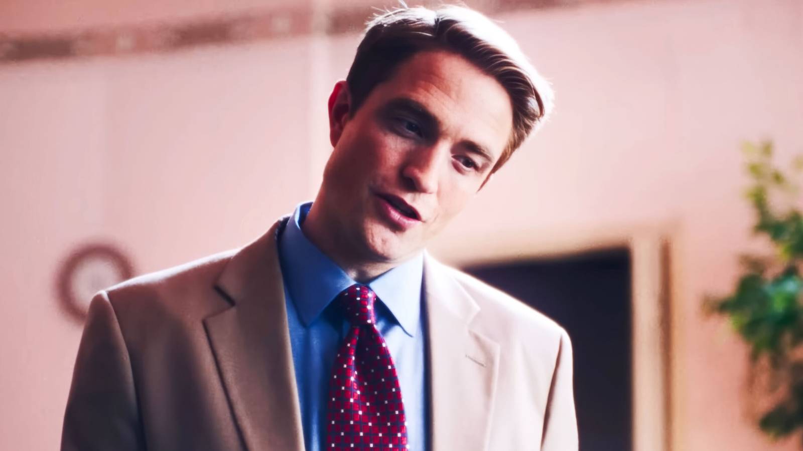 Pattinson's A24 Thriller Loses 625 Theaters in Third Weekend