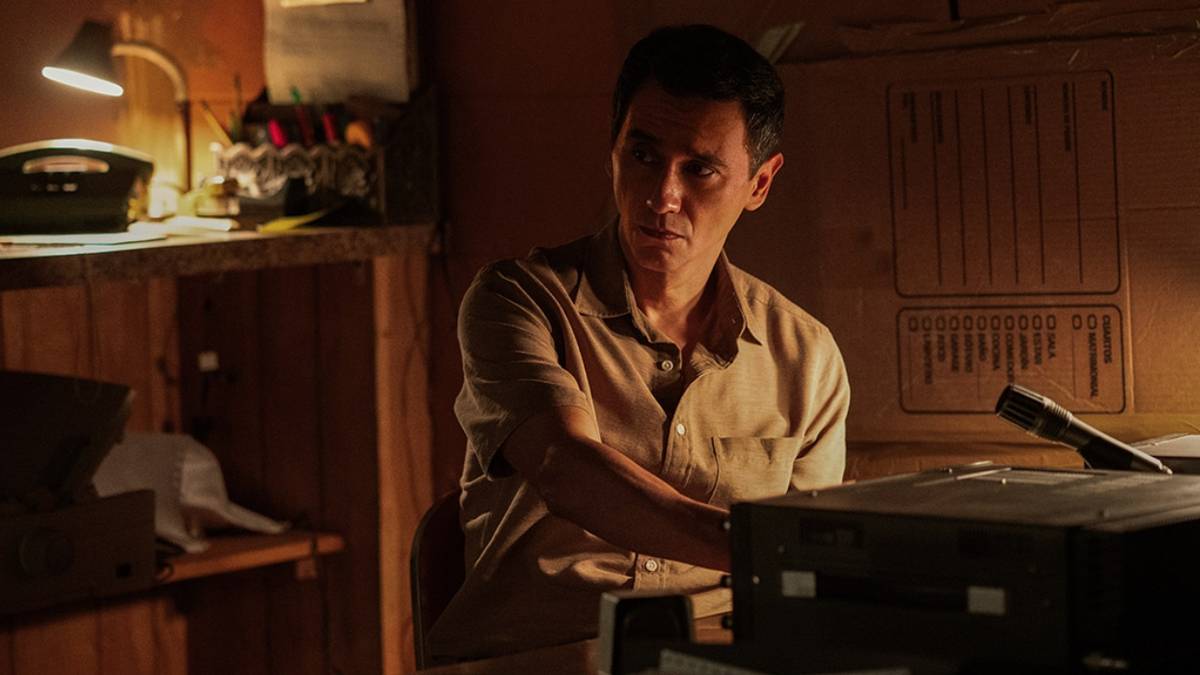 Pluribus: Apple TV's Sci-Fi Masterpiece That Nails Every Episode