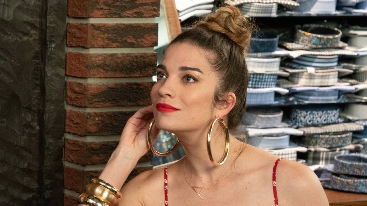 Schitt's Creek: The Apple TV+ Comedy Gem That Keeps Winning New Fans