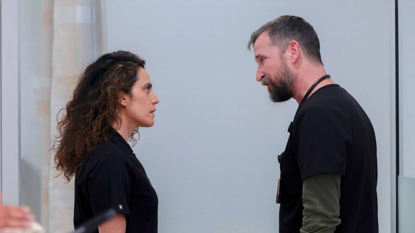 Sepideh Moafi Breaks Down The Pitt's Finale Feud & Fan Backlash Against Dr. Al-Hashimi