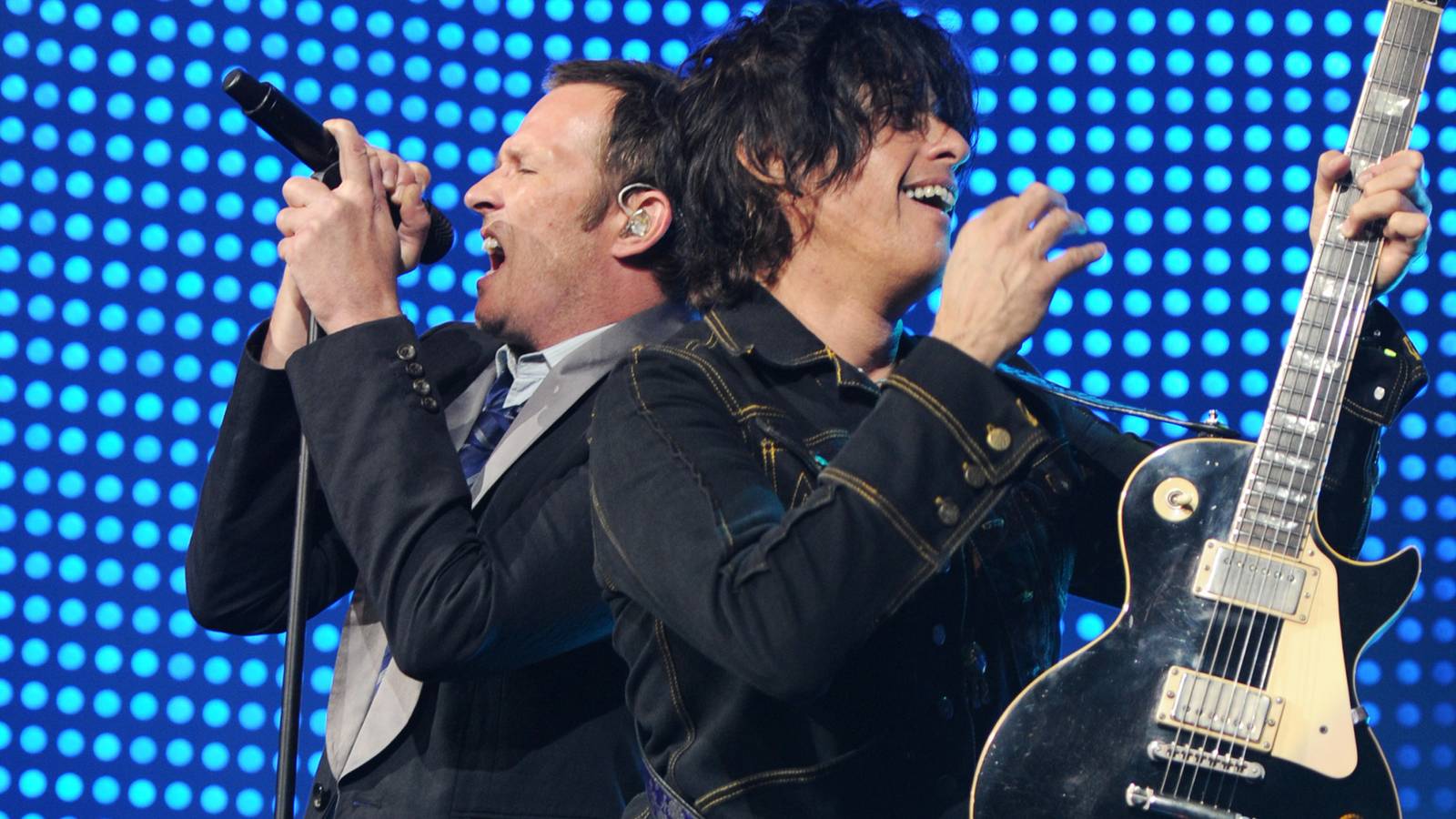 Stone Temple Pilots: The Grunge Outcasts Who Won Over the World