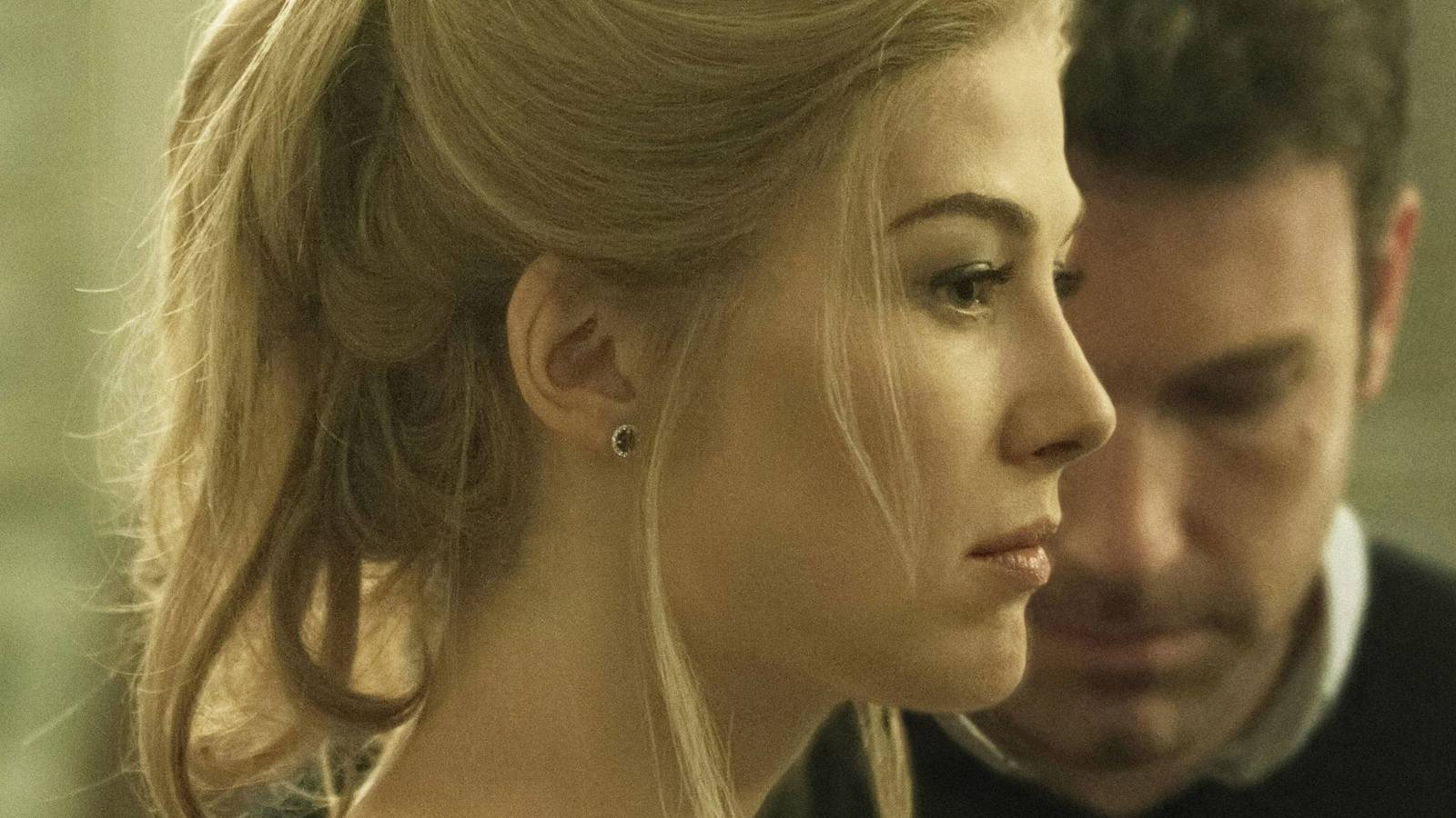 The Ultimate Gillian Flynn Psychological Thriller Book List: Ranked