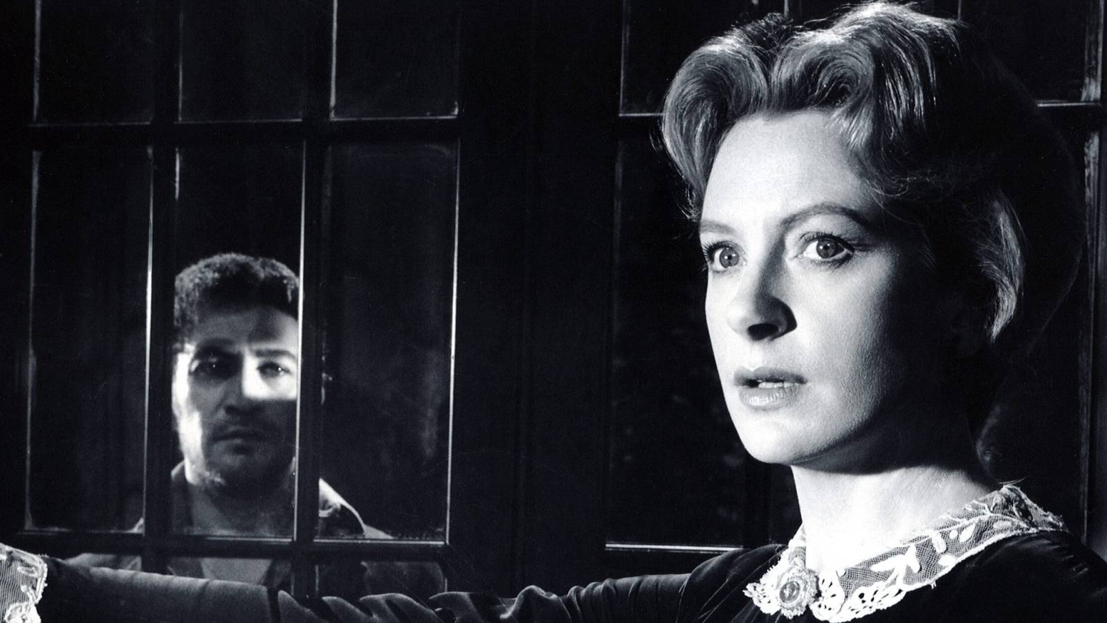 Why These 10 Classic Horror Movies Are Still Terrifying Today