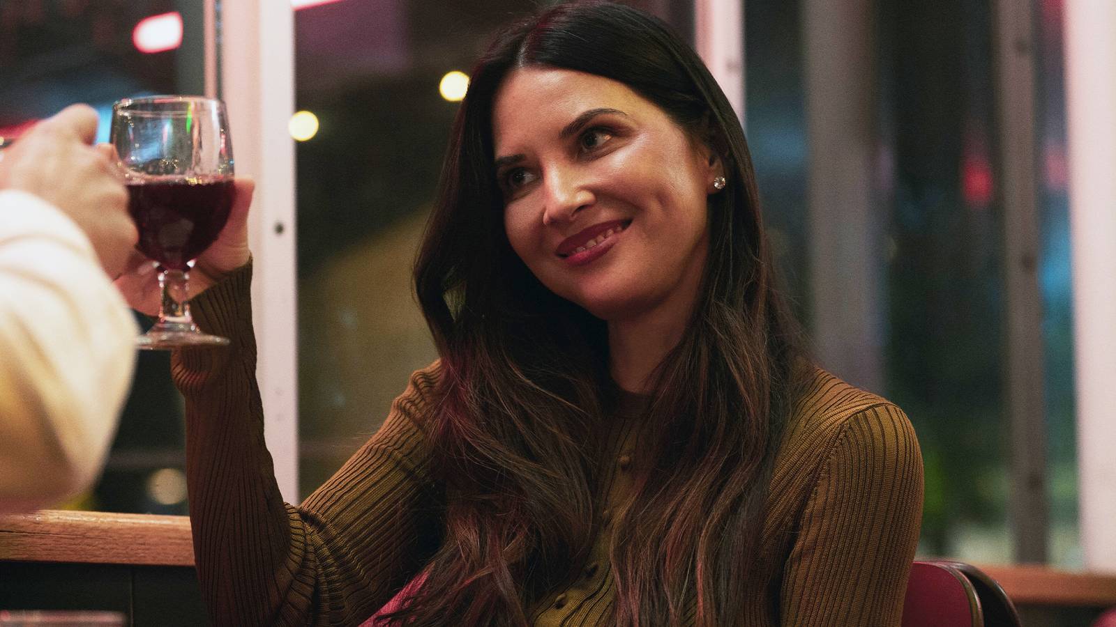 Your Friends & Neighbors: How Jon Hamm's Crime Thriller Became Apple TV's April 2026 Streaming Sensation